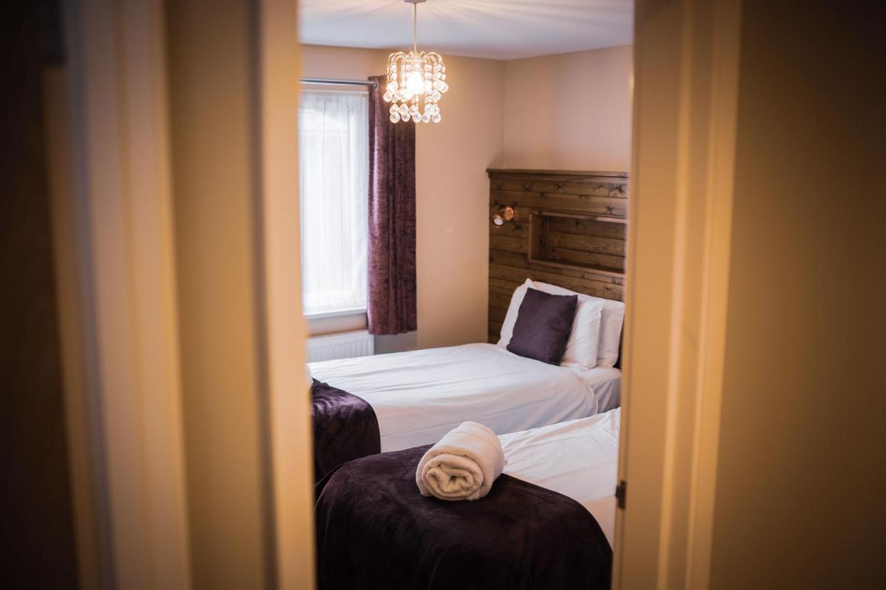 Warrenwood Country Park Hotel Поулгейт Екстериор снимка