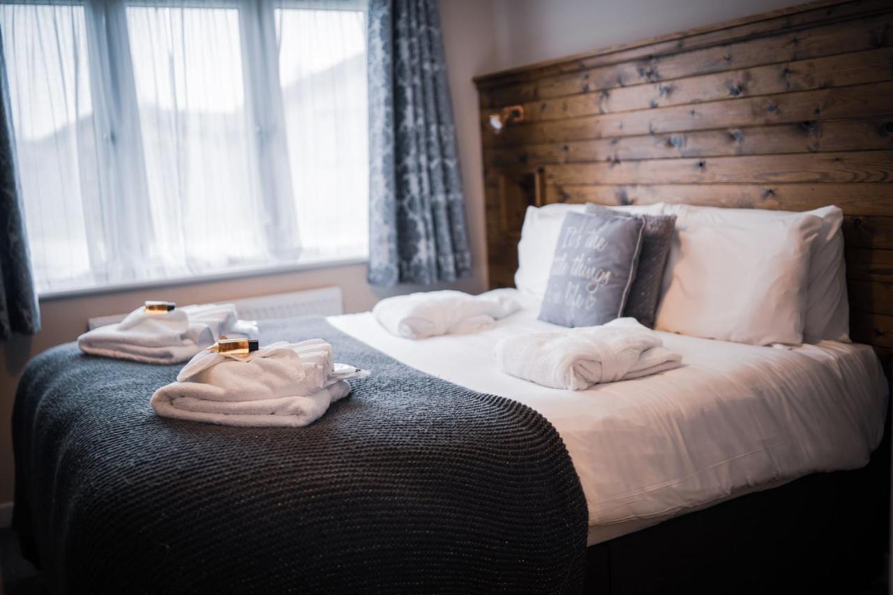 Warrenwood Country Park Hotel Поулгейт Екстериор снимка