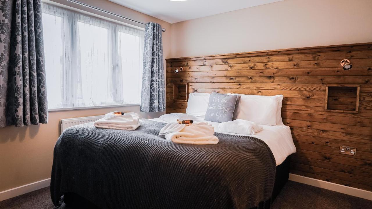 Warrenwood Country Park Hotel Поулгейт Екстериор снимка