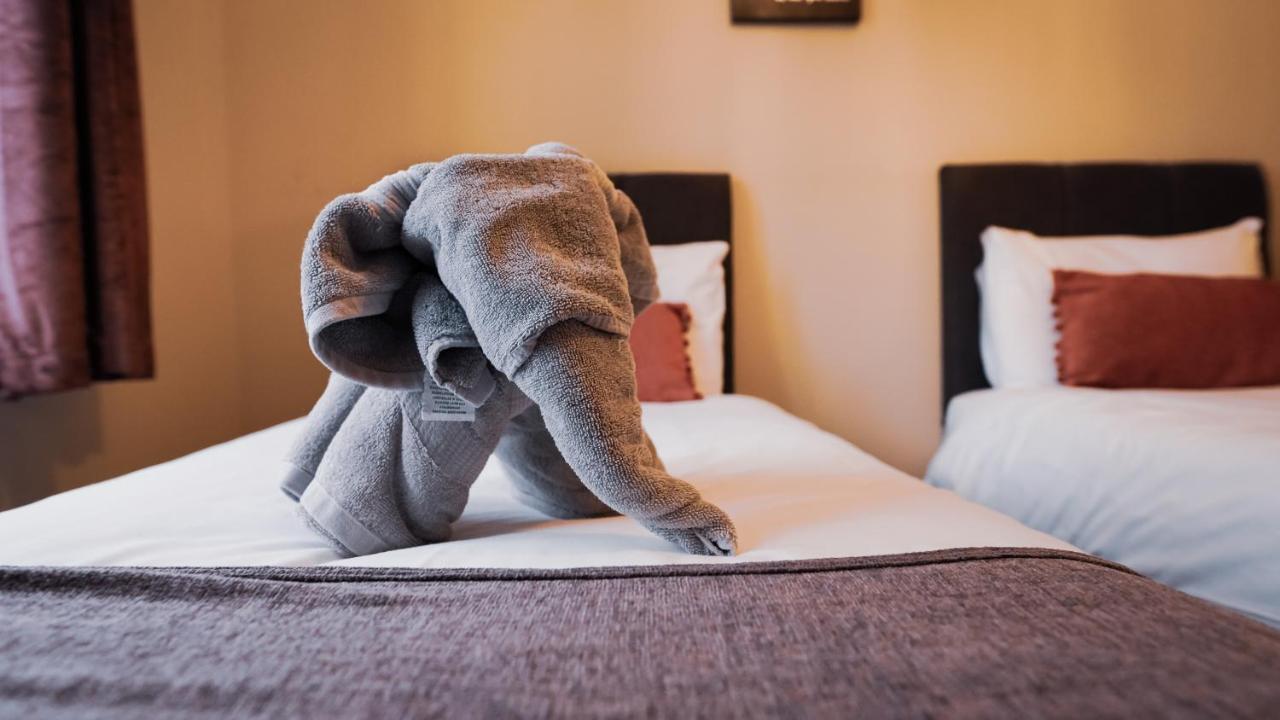 Warrenwood Country Park Hotel Поулгейт Екстериор снимка